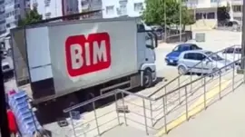 Osmaniye’de Market Çalışanı Kamyon Arasında Sıkıştı